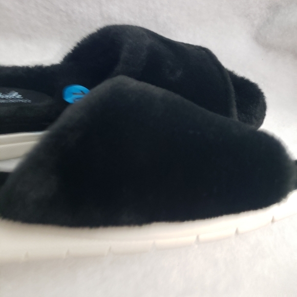 LifeStride Plushslipper Slide Slippers - Picture 7 of 10